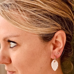 Naomi - Gebroken wit